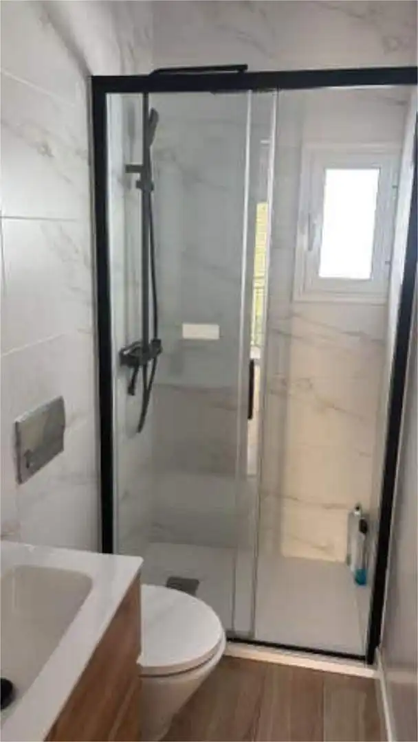 Flat for rent in Centro - Doña Mercedes Bathroom of Flat for rent in Dos Hermanas with Terrace