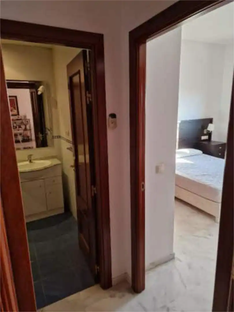 Wohnung zum Verkauf in Bormujos mit Heizung, Privatgarten und Schwimmbad
