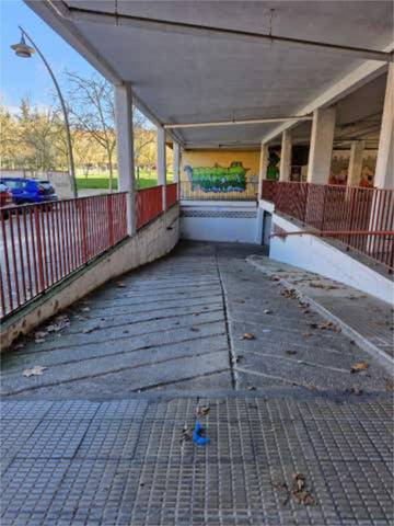 Garaje en Alquiler en Arriaga - Lakua