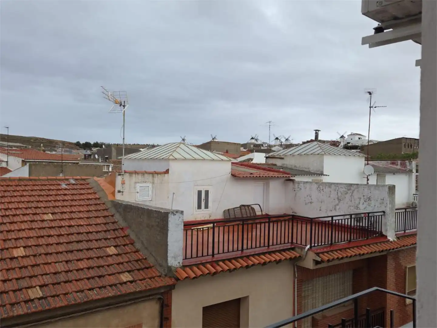 Habitación en Calle Doña Ana, 10, Campo de Criptana Vista exterior de Piso para compartir en Campo de Criptana con Aire acondicionado, Calefacción y Parquet