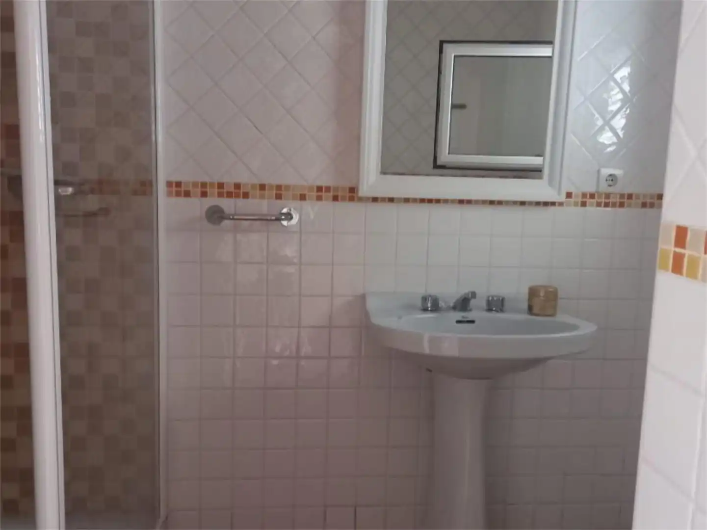 Badezimmer von Einfamilien-Reihenhaus zum Verkauf in Mazarrón mit Klimaanlage, Heizung und Privatgarten