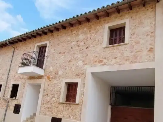 Casa adosada en venta en Carrer Sant Antoni Abat, 8, Consell Vista exterior de Casa adosada en venta en Consell con Aire acondicionado, Terraza y Balcón