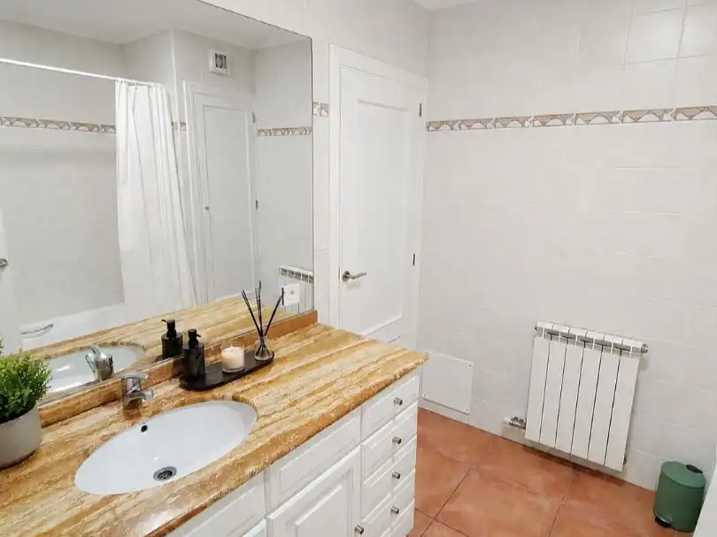 Casa adosada en venta en Carrer Sant Antoni Abat, 8, Consell Baño de Casa adosada en venta en Consell con Aire acondicionado, Terraza y Balcón