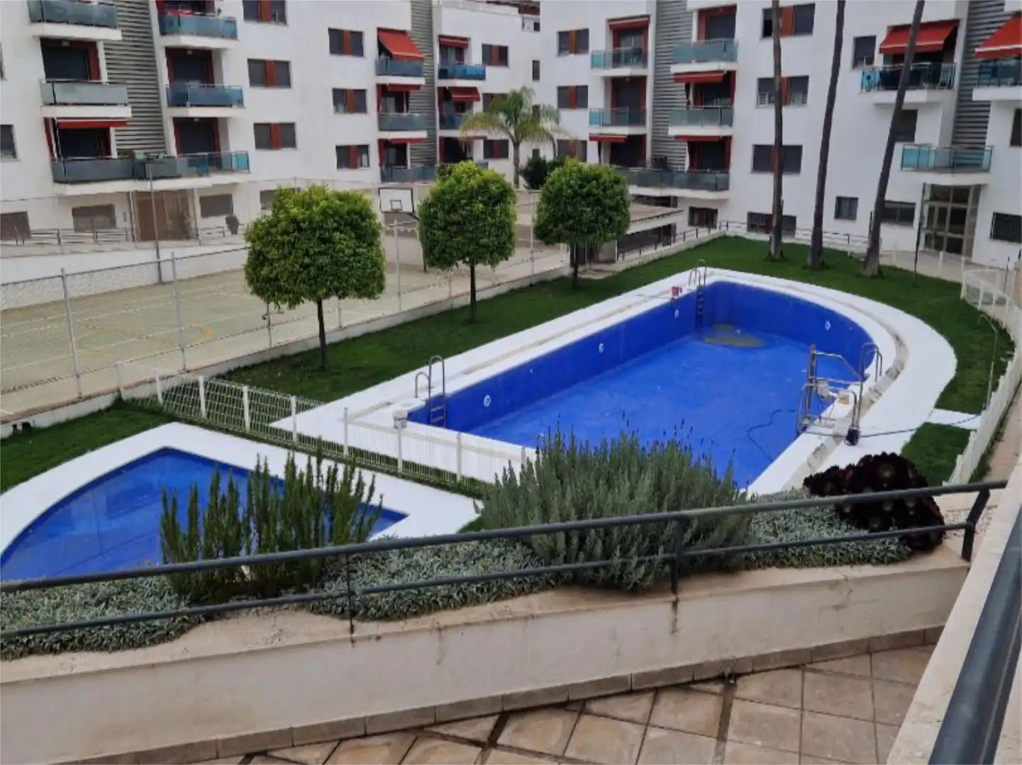 Piscina de Piso en venta en Lucena con Aire acondicionado, Parquet y Terraza