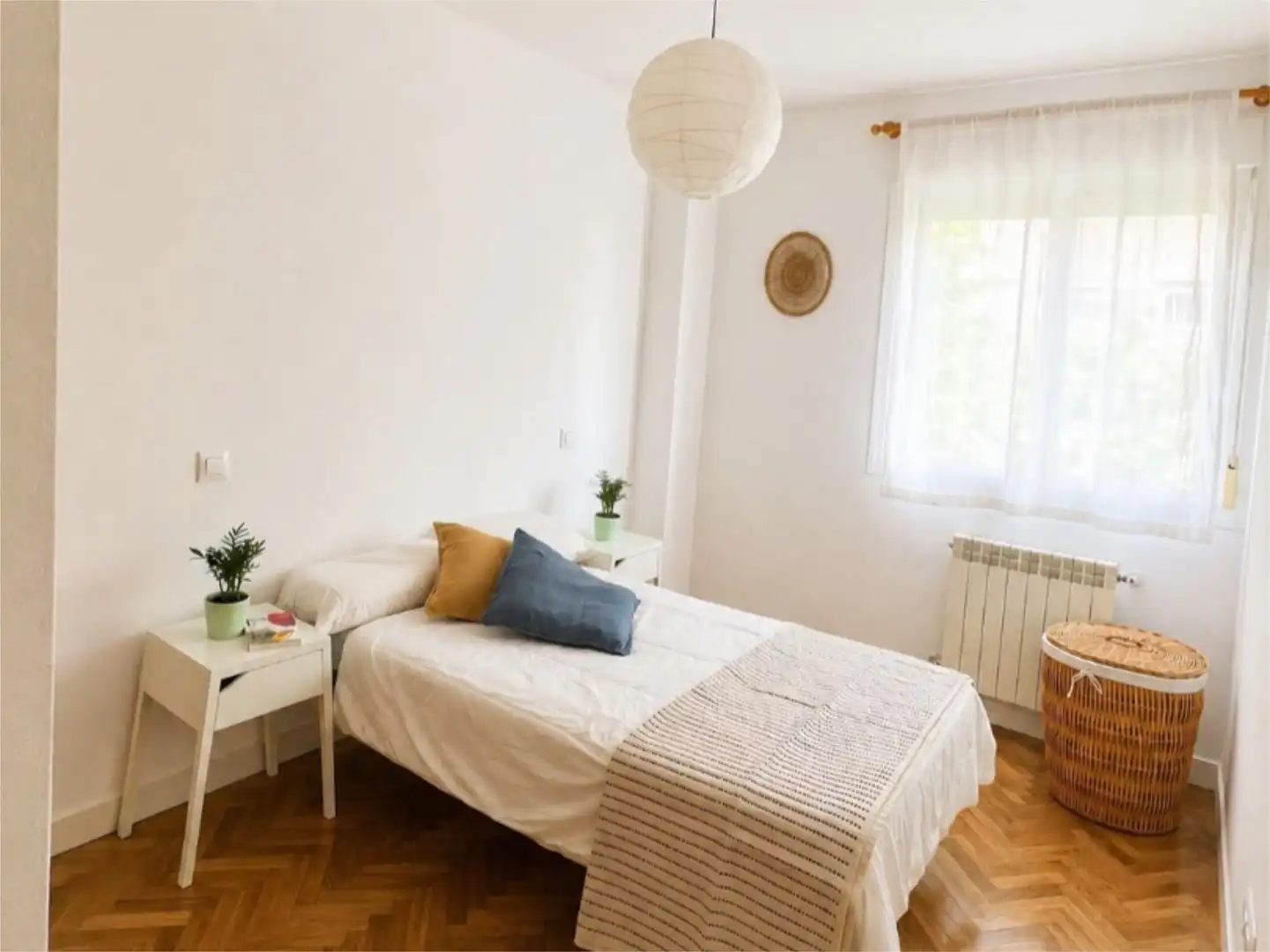 Piso en venta en Calle de Francisco Largo Caballero, 58, Norte Habitación de Piso en venta en Alcobendas con Terraza y Piscina