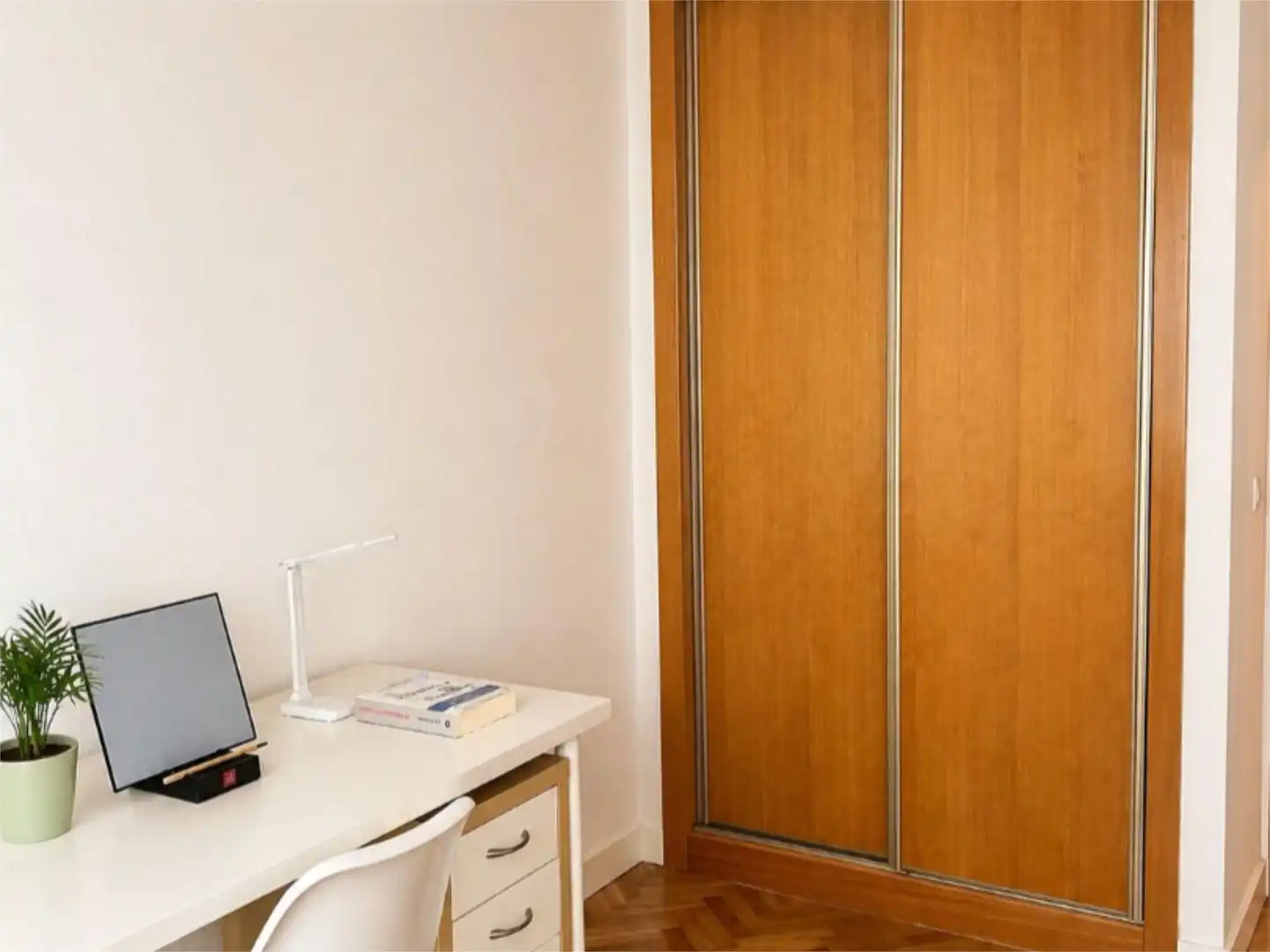 Piso en venta en Calle de Francisco Largo Caballero, 58, Norte Habitación de Piso en venta en Alcobendas con Terraza y Piscina