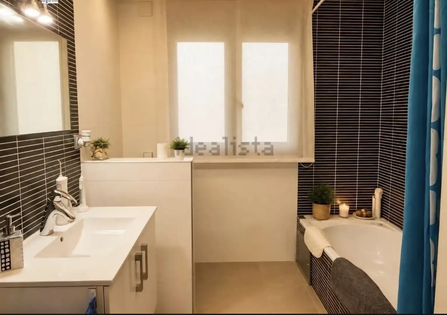Houses for sale in Carrer D'ausiàs March, 7, Lliçà de Vall Bathroom of Houses for sale in Lliçà de Vall with Air Conditioner, Terrace and Swimming Pool