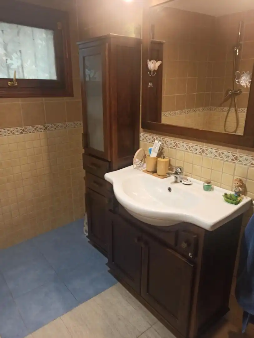 Country house zum Verkauf in Diseminado, 25, Tres Olivos - La Piedad Badezimmer von Country house zum Verkauf in Talavera de la Reina mit Heizung, Privatgarten und Parkett