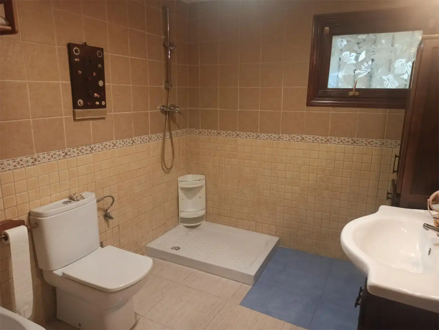Country house zum Verkauf in Diseminado, 25, Tres Olivos - La Piedad Badezimmer von Country house zum Verkauf in Talavera de la Reina mit Heizung, Privatgarten und Parkett