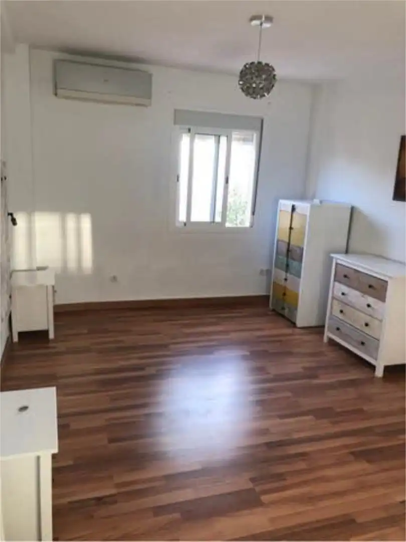Habitación de Piso en venta en Bormujos con Calefacción, Terraza y Amueblado
