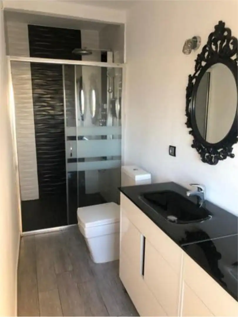 Baño de Piso en venta en Bormujos con Calefacción, Terraza y Amueblado