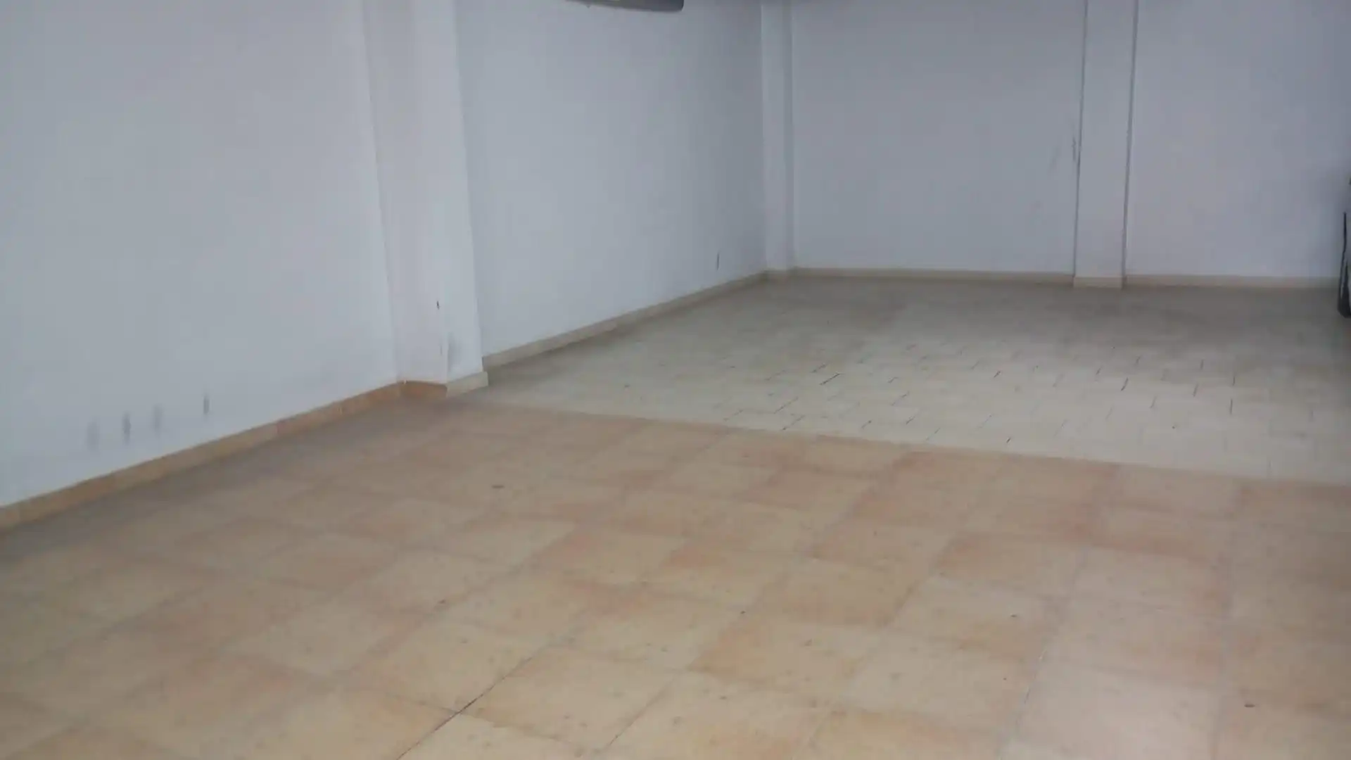 Garage for rent in Olvera