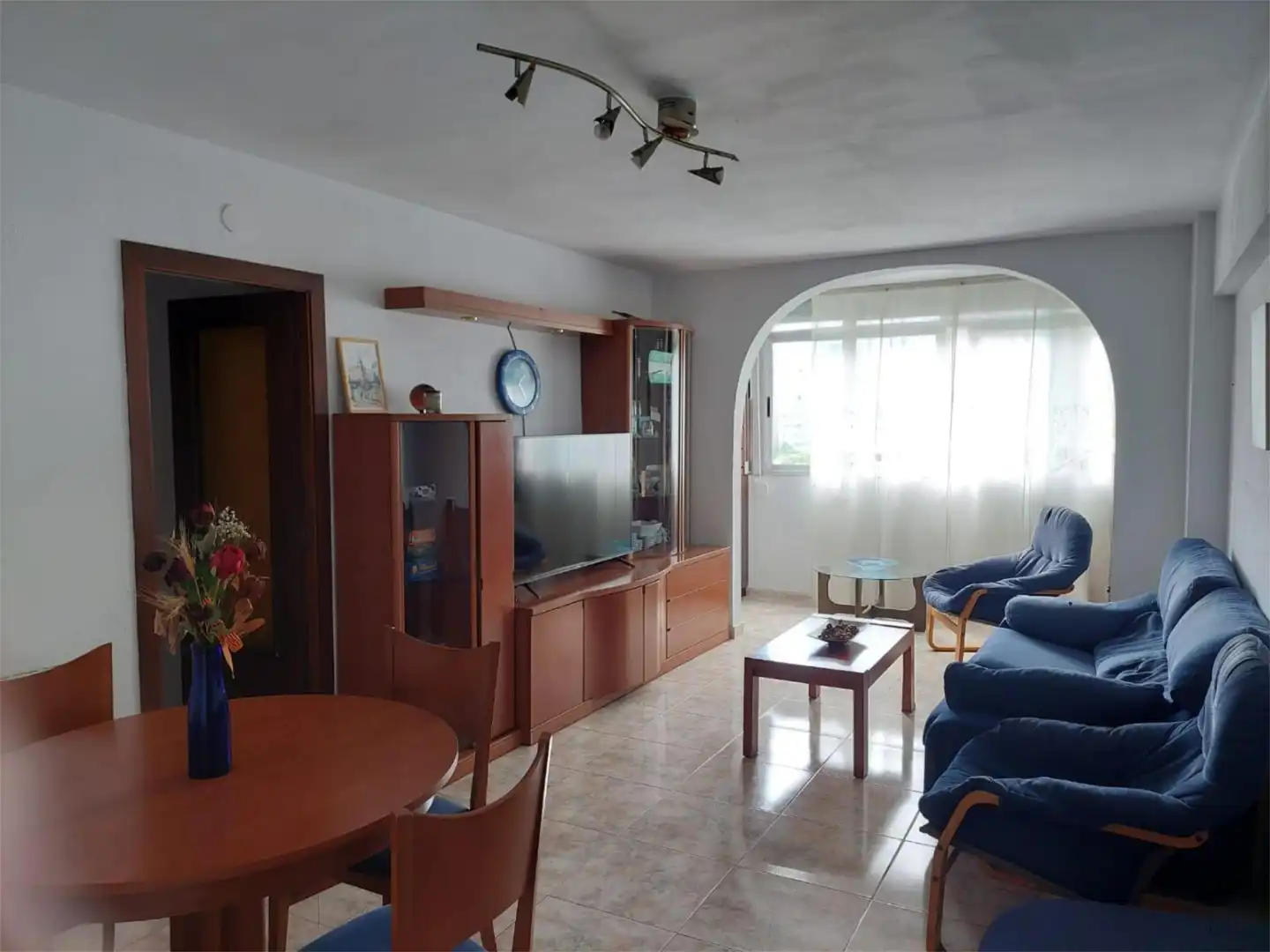 Sala de estar de Piso para compartir en L'Hospitalet de Llobregat con Calefacción, Amueblado y Parking comunitario