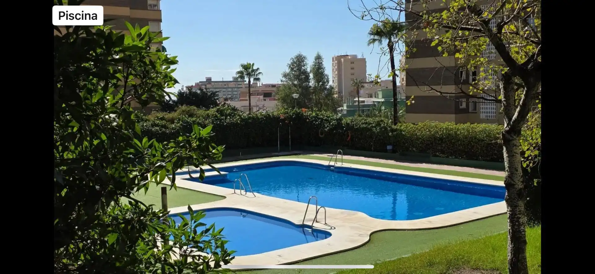 Pis en venda a Calle Antonio Trueba, 15a, El Palo Piscina de Pis en venda en Málaga Capital amb Terrassa i Piscina
