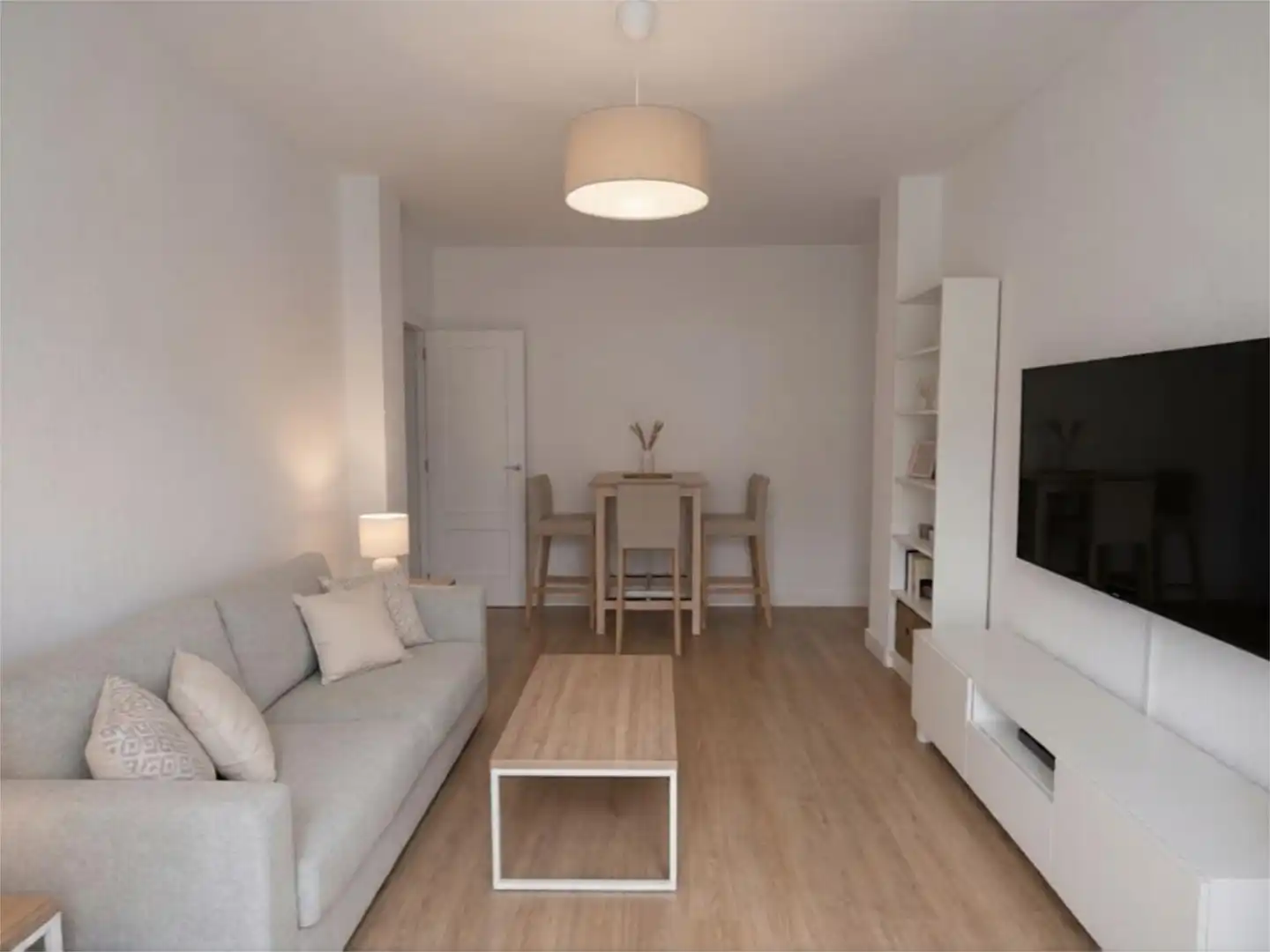 Piso en venta en Calle Turia, 19, Centro - Barriada Mallorca Sala de estar de Piso en venta en Camas con Aire acondicionado