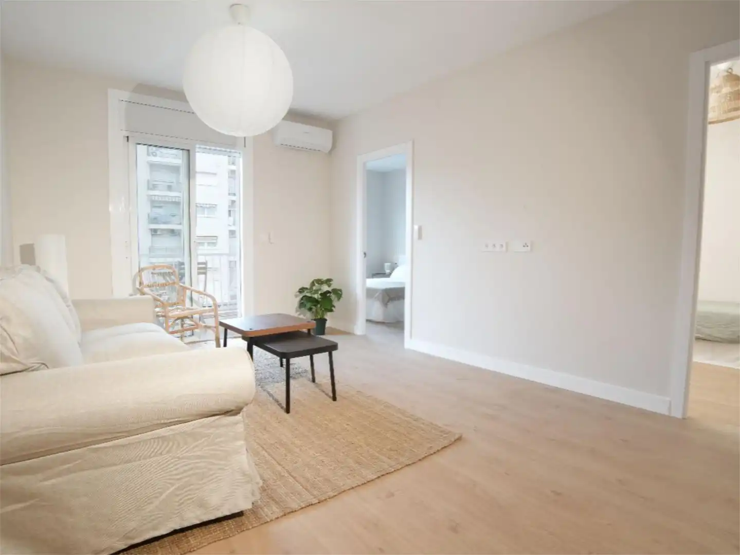 Piso en venta en Carrer del Bruc, 13, Esplugues de Llobregat Sala de estar de Piso en venta en Esplugues de Llobregat con Aire acondicionado y Balcón