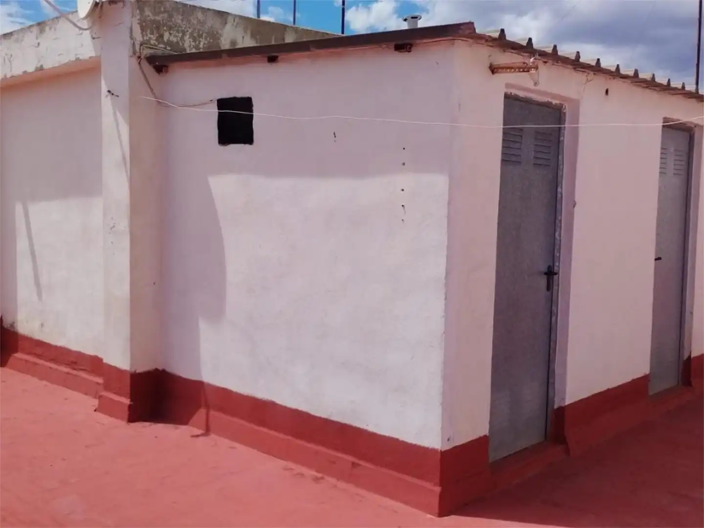 Außenansicht von Wohnung zum Verkauf in Moncofa mit Klimaanlage und Balkon
