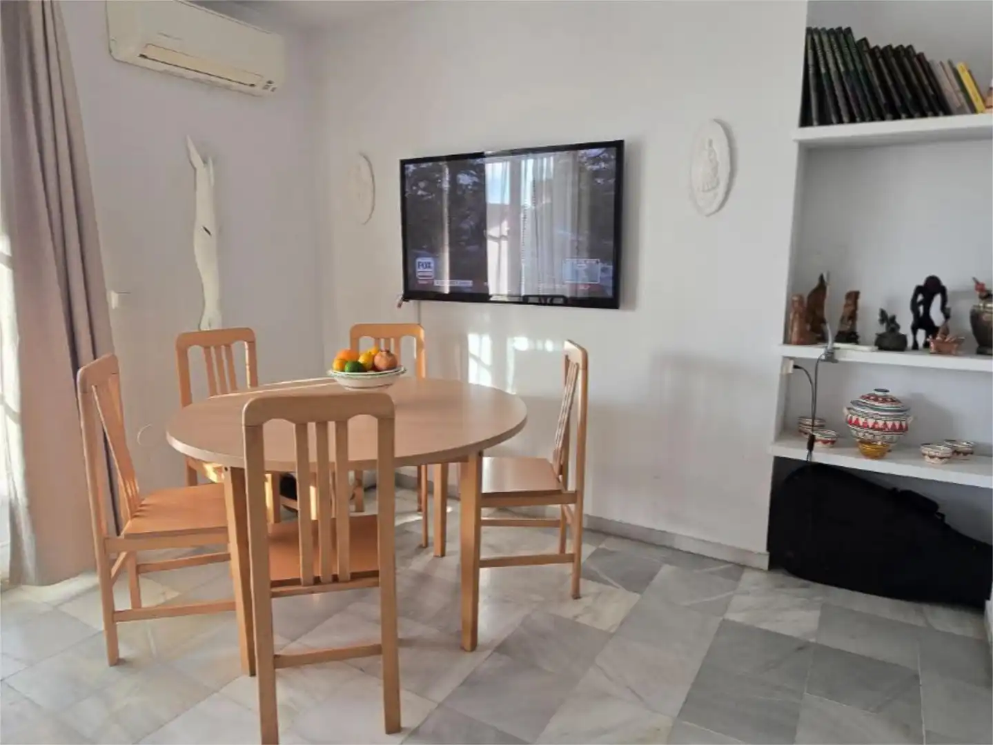 Comedor de Dúplex de alquiler en Estepona con Aire acondicionado, Calefacción y Amueblado