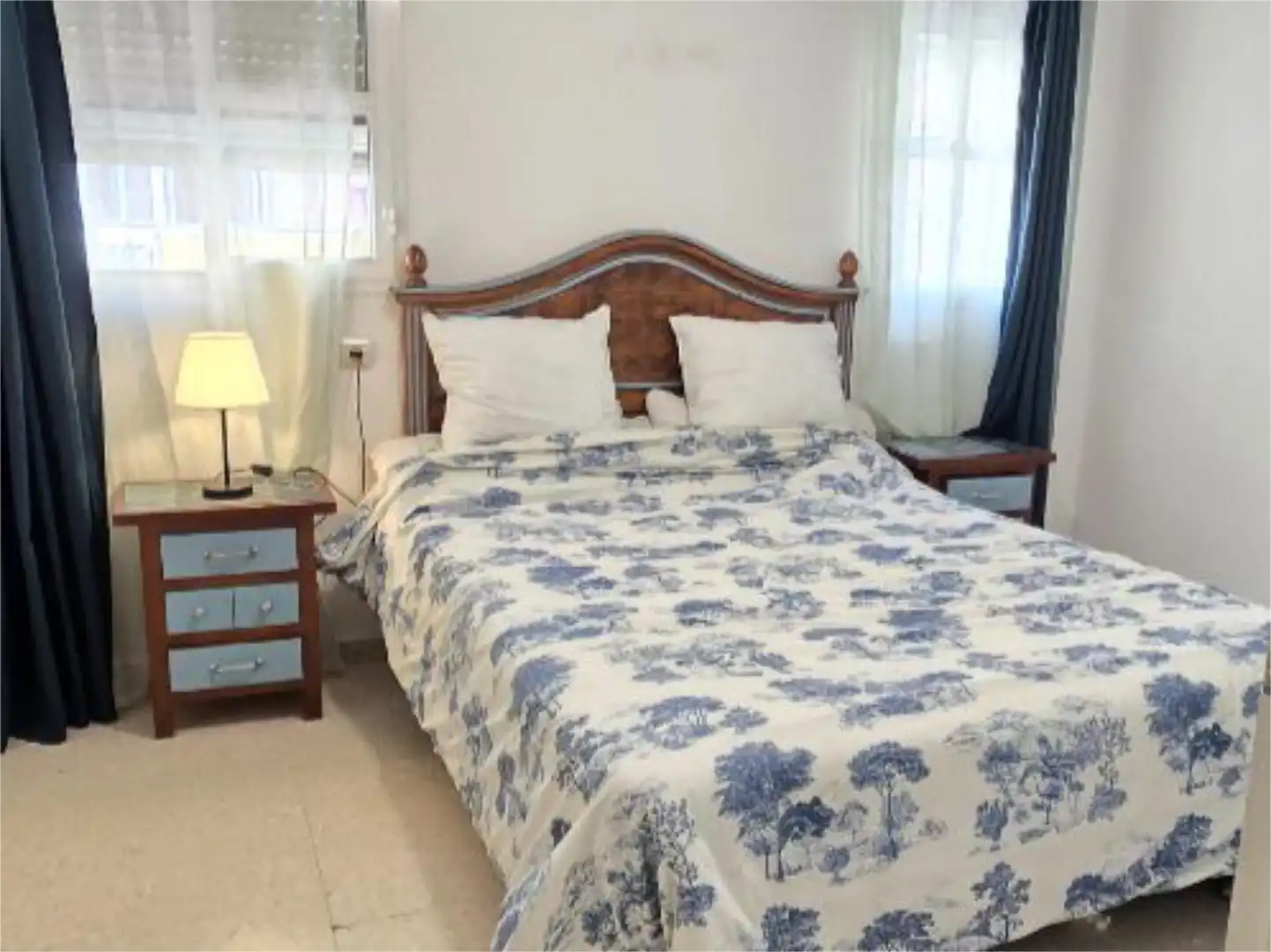 Habitación de Dúplex de alquiler en Estepona con Aire acondicionado, Calefacción y Amueblado