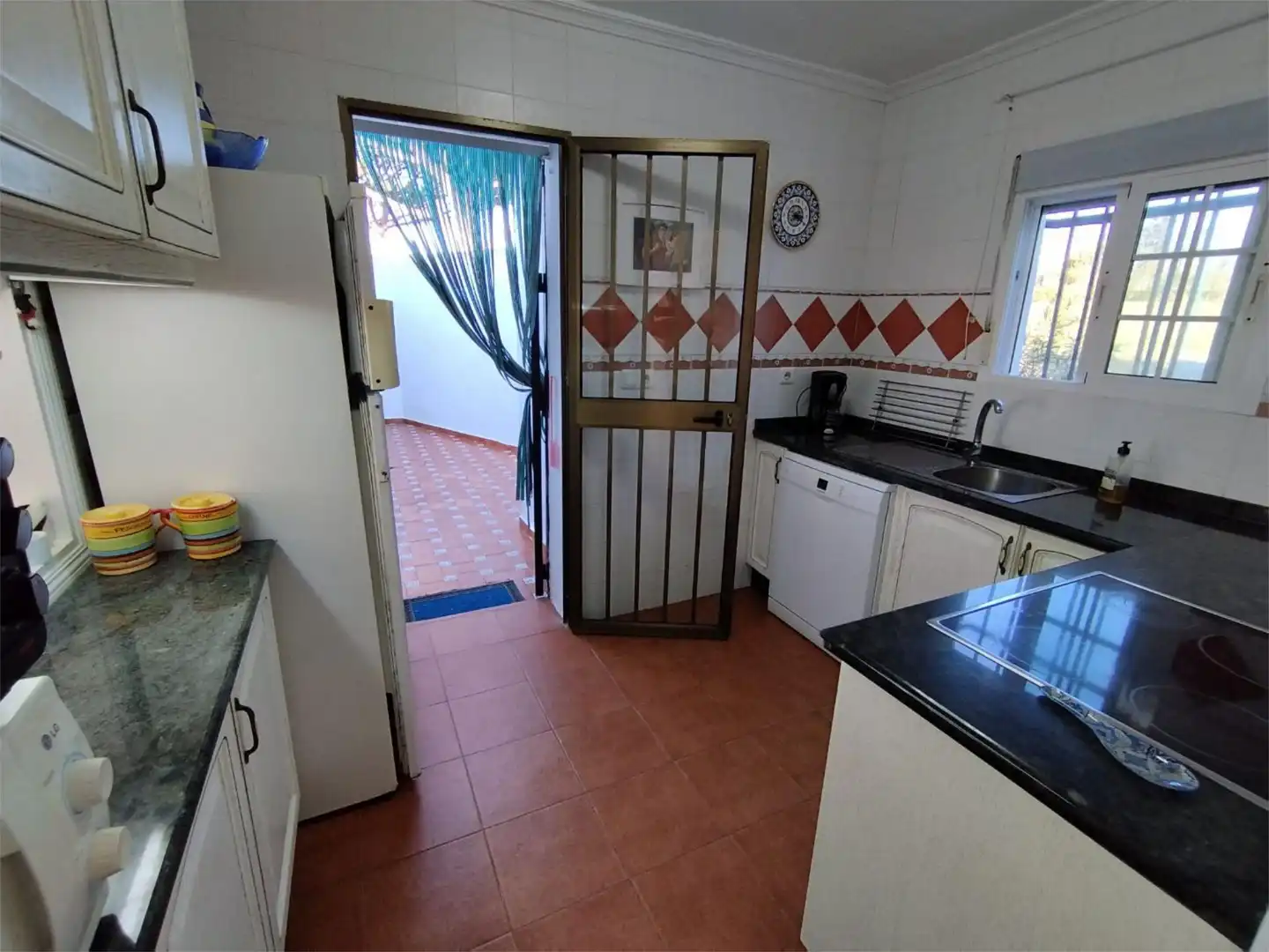 Casa adosada en venta en Sector T, 177, Caño Guerrero Cocina de Casa adosada en venta en Almonte con Terraza