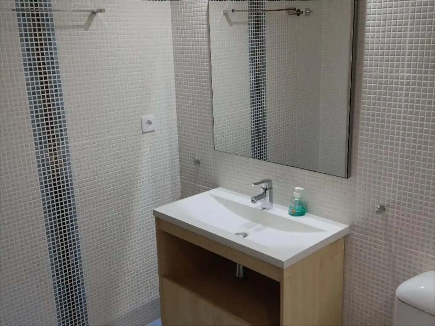 Piso en venta en Carrer Poeta José Agustín Goytisolo, 12, Casas Verdes Baño de Piso en venta en Paterna con Aire acondicionado, Terraza y Piscina