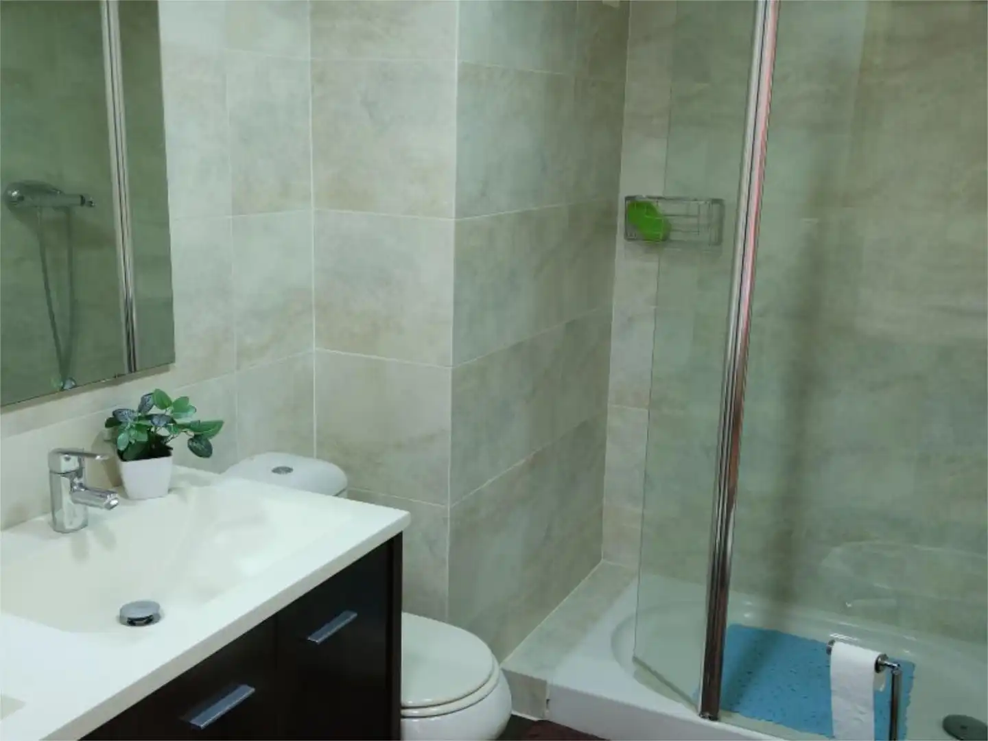 Piso en venta en Carrer Poeta José Agustín Goytisolo, 12, Casas Verdes Baño de Piso en venta en Paterna con Aire acondicionado, Terraza y Piscina
