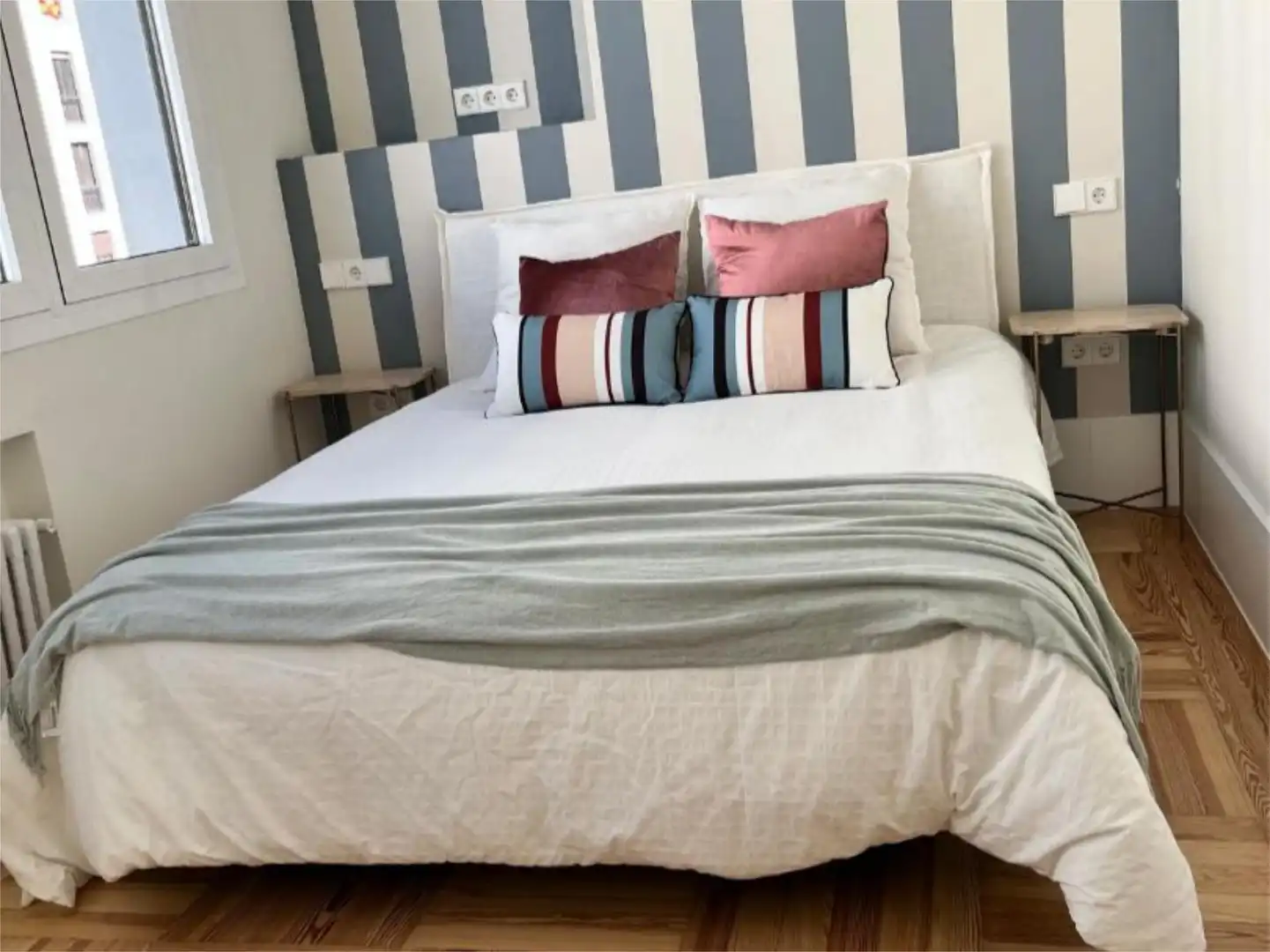Bedroom of Flat for sale in  Madrid Capital  with Air Conditioner