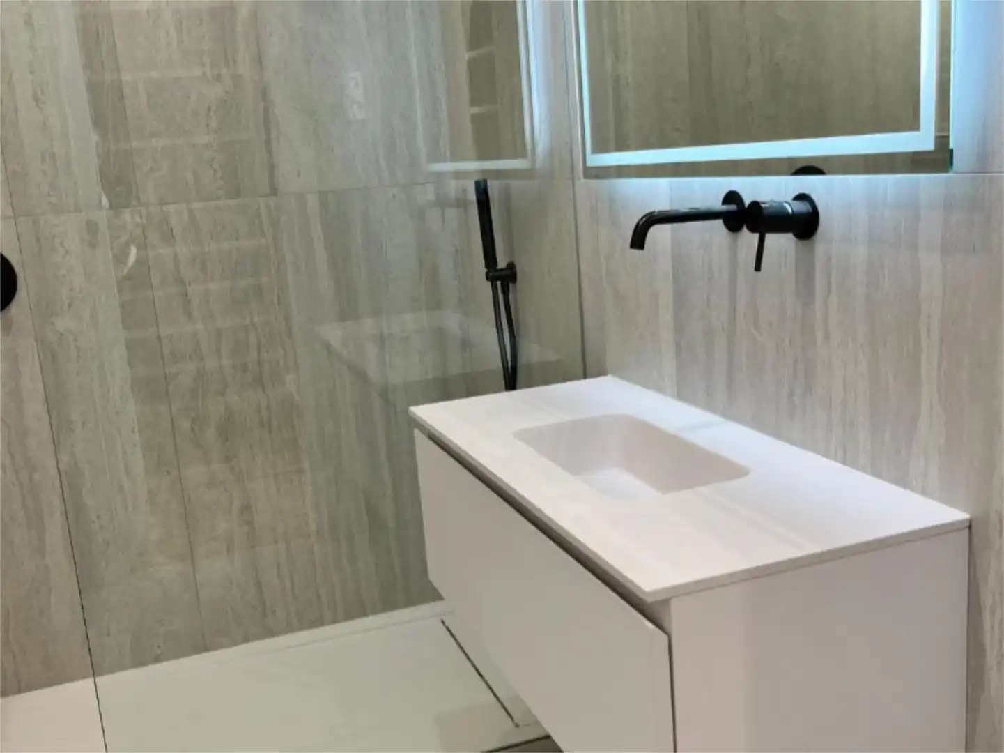 Bathroom of Flat for sale in  Madrid Capital  with Air Conditioner