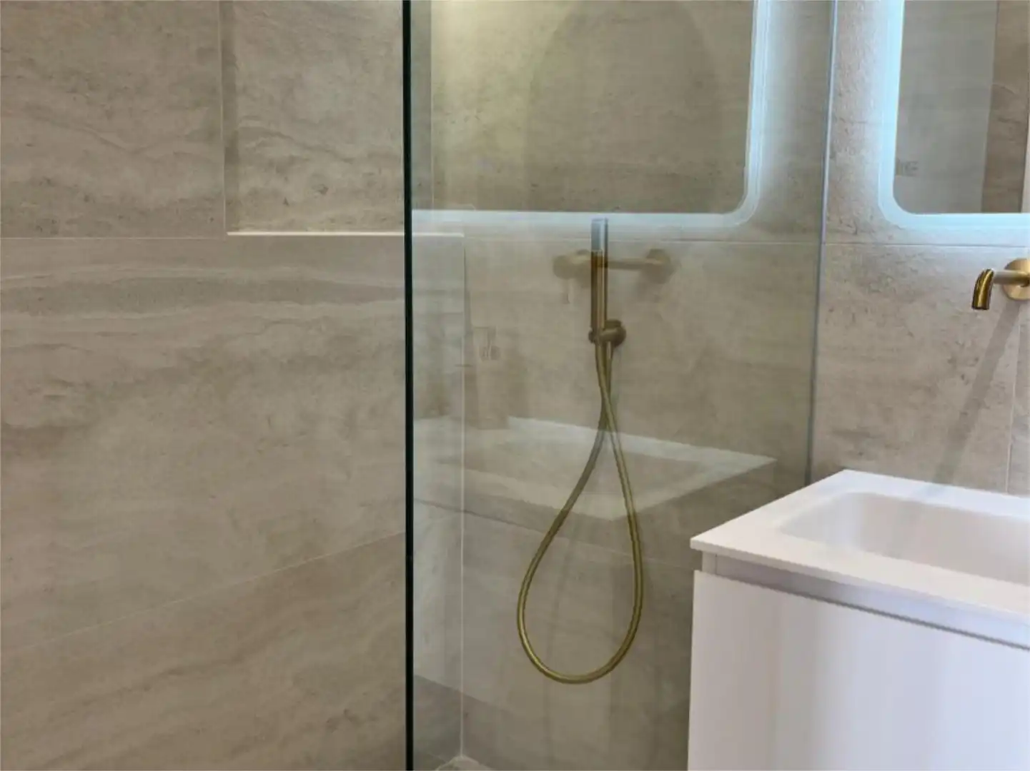 Bathroom of Flat for sale in  Madrid Capital  with Air Conditioner