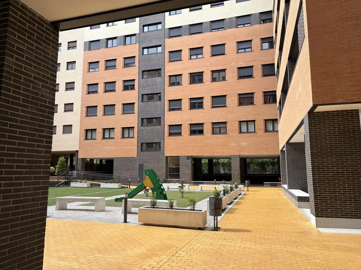 Exterior view of Flat for sale in Torrejón de Ardoz  with Air Conditioner, Heating and Terrace