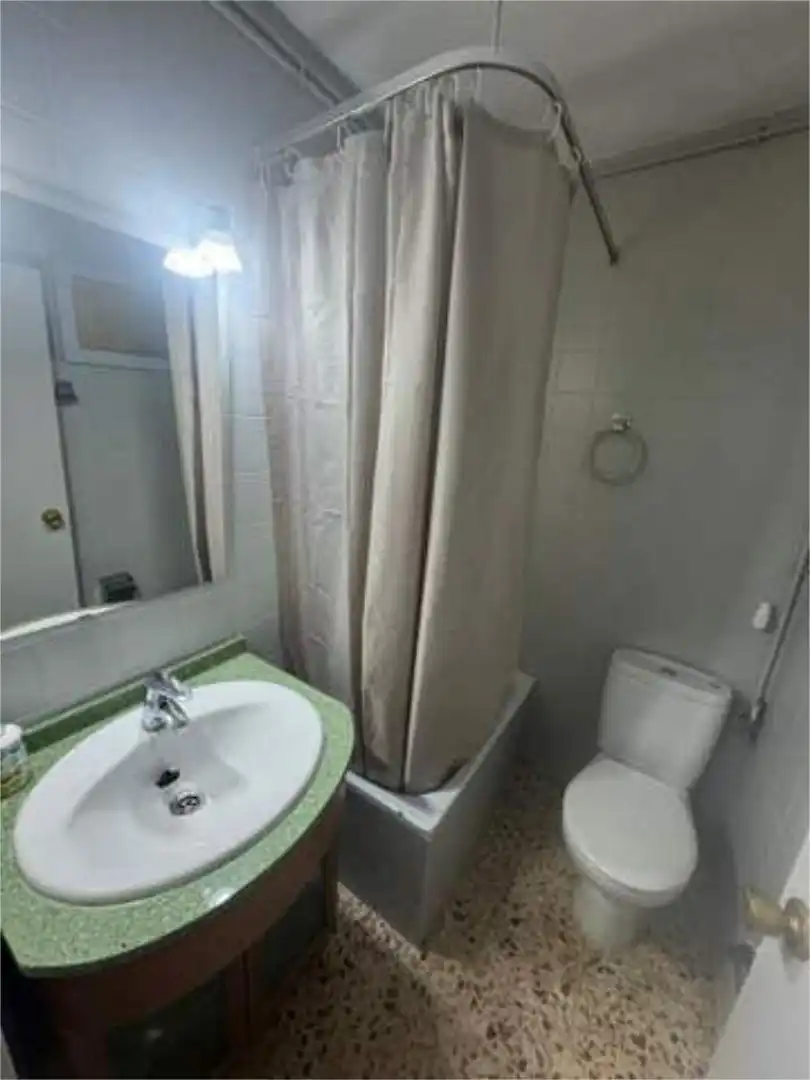 Baño de Piso de alquiler en Alcuéscar con Terraza