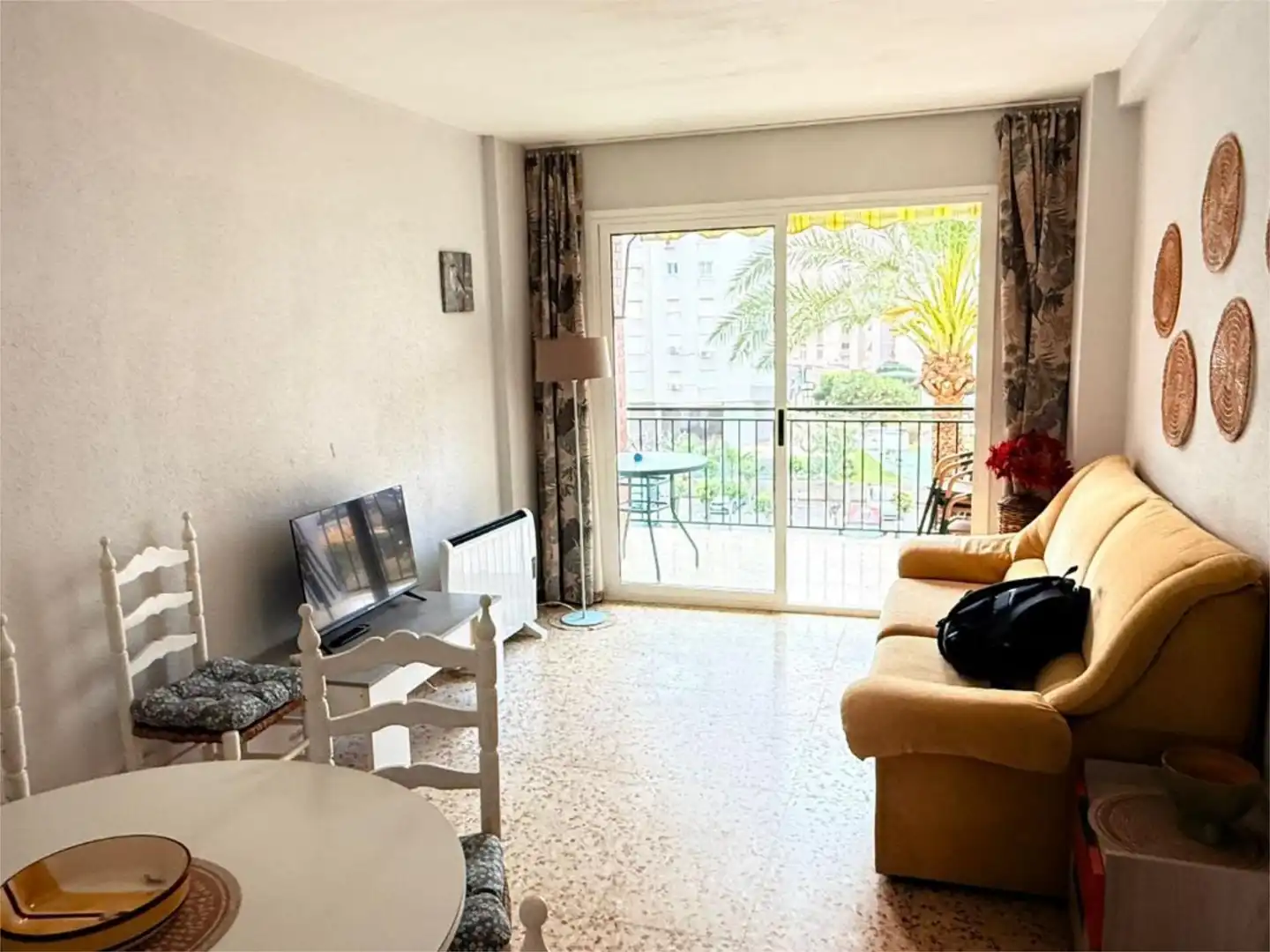 Sala de estar de Piso en venta en La Nucia con Jardín privado, Terraza y Piscina