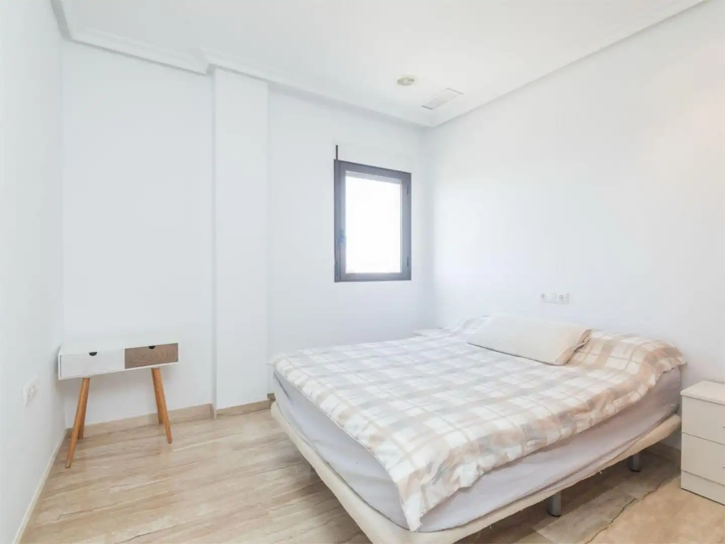 Wohnung zum Verkauf in Avinguda de Dolores, 47, El Raval - Portes Encarnades Schlafzimmer von Wohnung zum Verkauf in Elche / Elx mit Klimaanlage, Terrasse und Schwimmbad