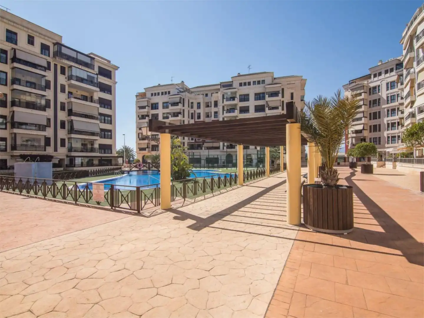 Wohnung zum Verkauf in Avinguda de Dolores, 47, El Raval - Portes Encarnades Außenansicht von Wohnung zum Verkauf in Elche / Elx mit Klimaanlage, Terrasse und Schwimmbad