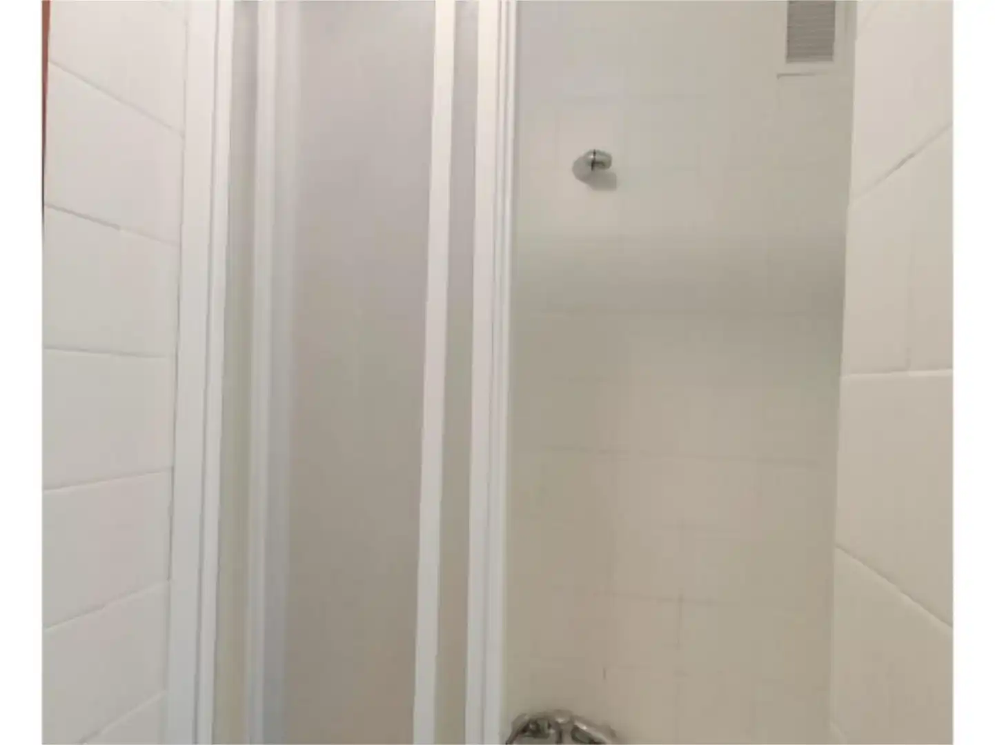 Bathroom of Flat for rent in  Pamplona / Iruña  with Terrace