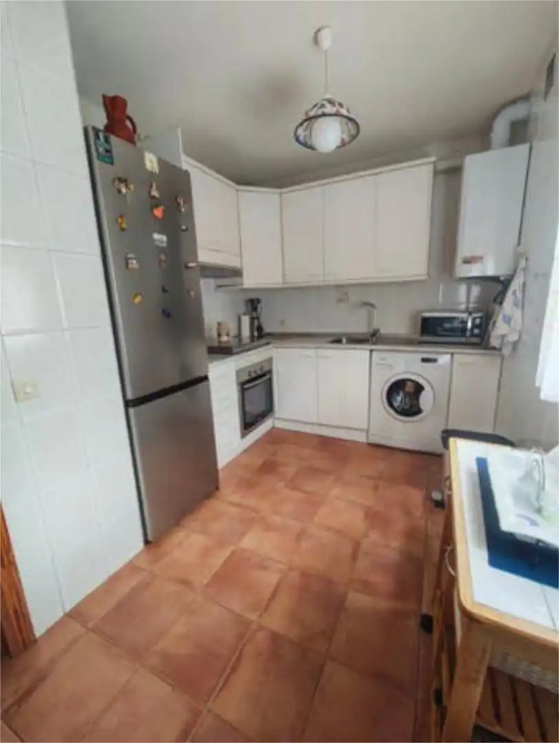 Einfamilien-Reihenhaus zum Verkauf in Valdemaqueda Küche von Einfamilien-Reihenhaus zum Verkauf in Valdemaqueda mit Heizung, Privatgarten und Terrasse