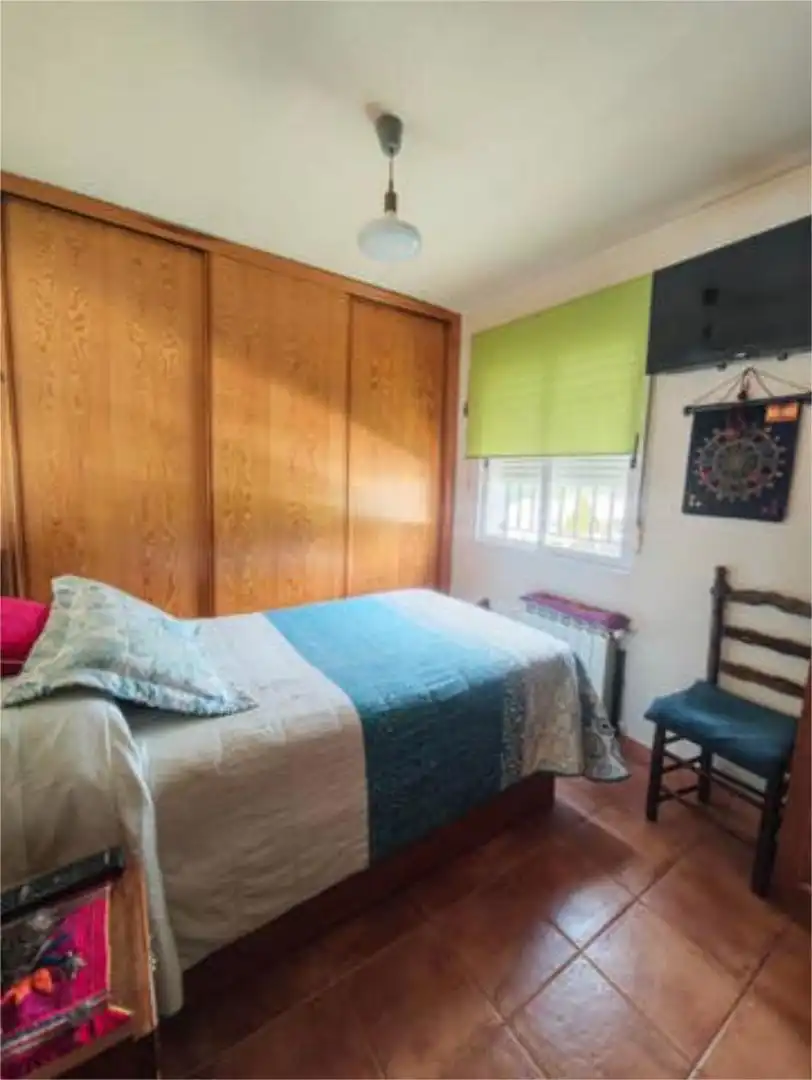 Einfamilien-Reihenhaus zum Verkauf in Valdemaqueda Schlafzimmer von Einfamilien-Reihenhaus zum Verkauf in Valdemaqueda mit Heizung, Privatgarten und Terrasse