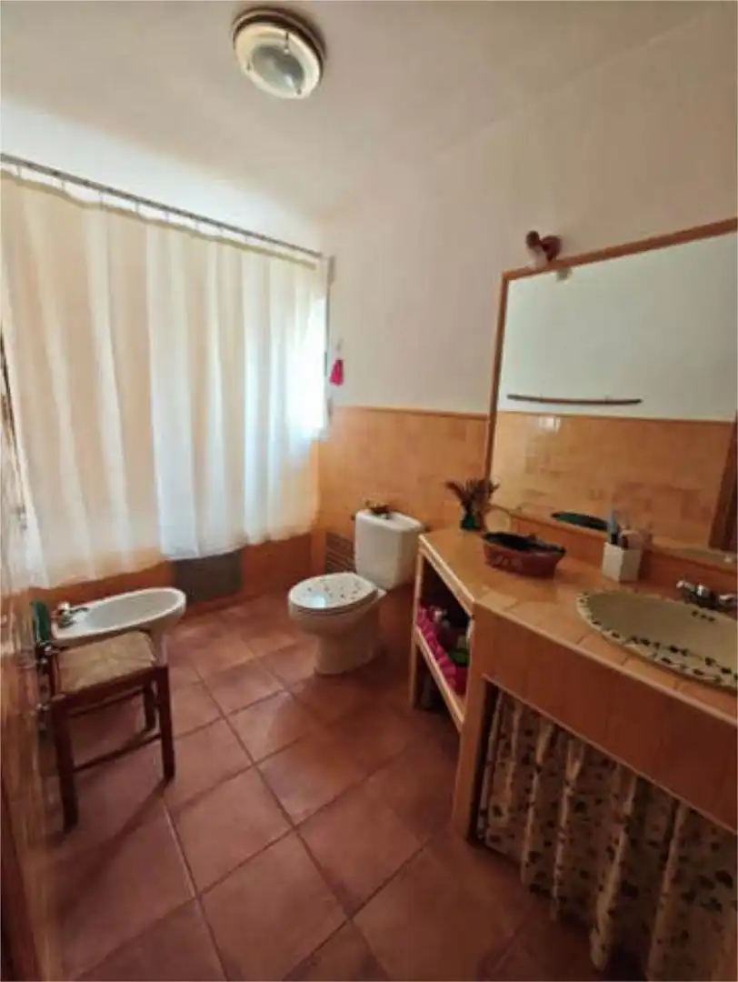 Einfamilien-Reihenhaus zum Verkauf in Valdemaqueda Badezimmer von Einfamilien-Reihenhaus zum Verkauf in Valdemaqueda mit Heizung, Privatgarten und Terrasse