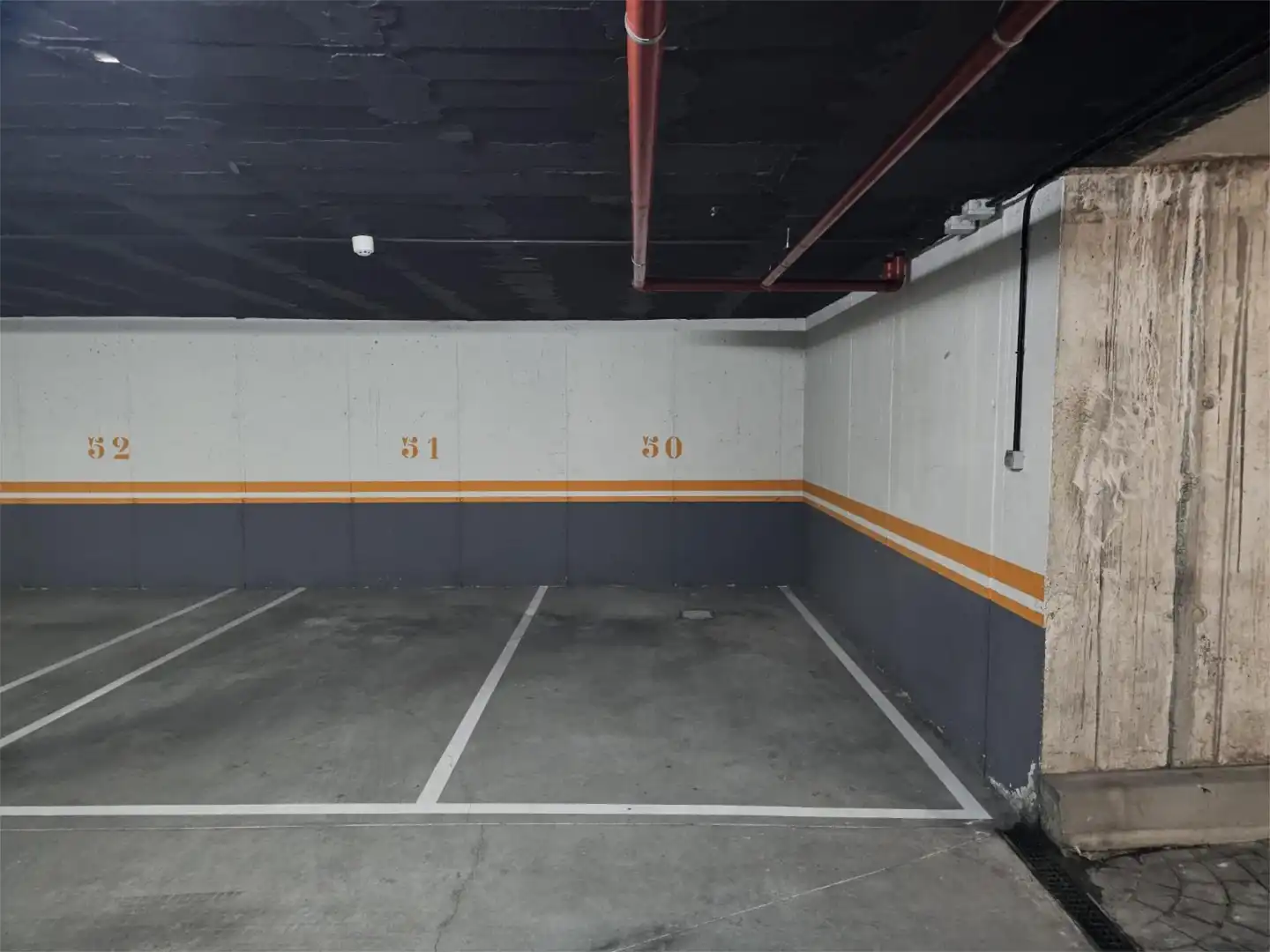 Garaje de alquiler en Calle del Pino Canario, 3, La Dehesa - El Pinar Parking de Garaje de alquiler en Navalcarnero