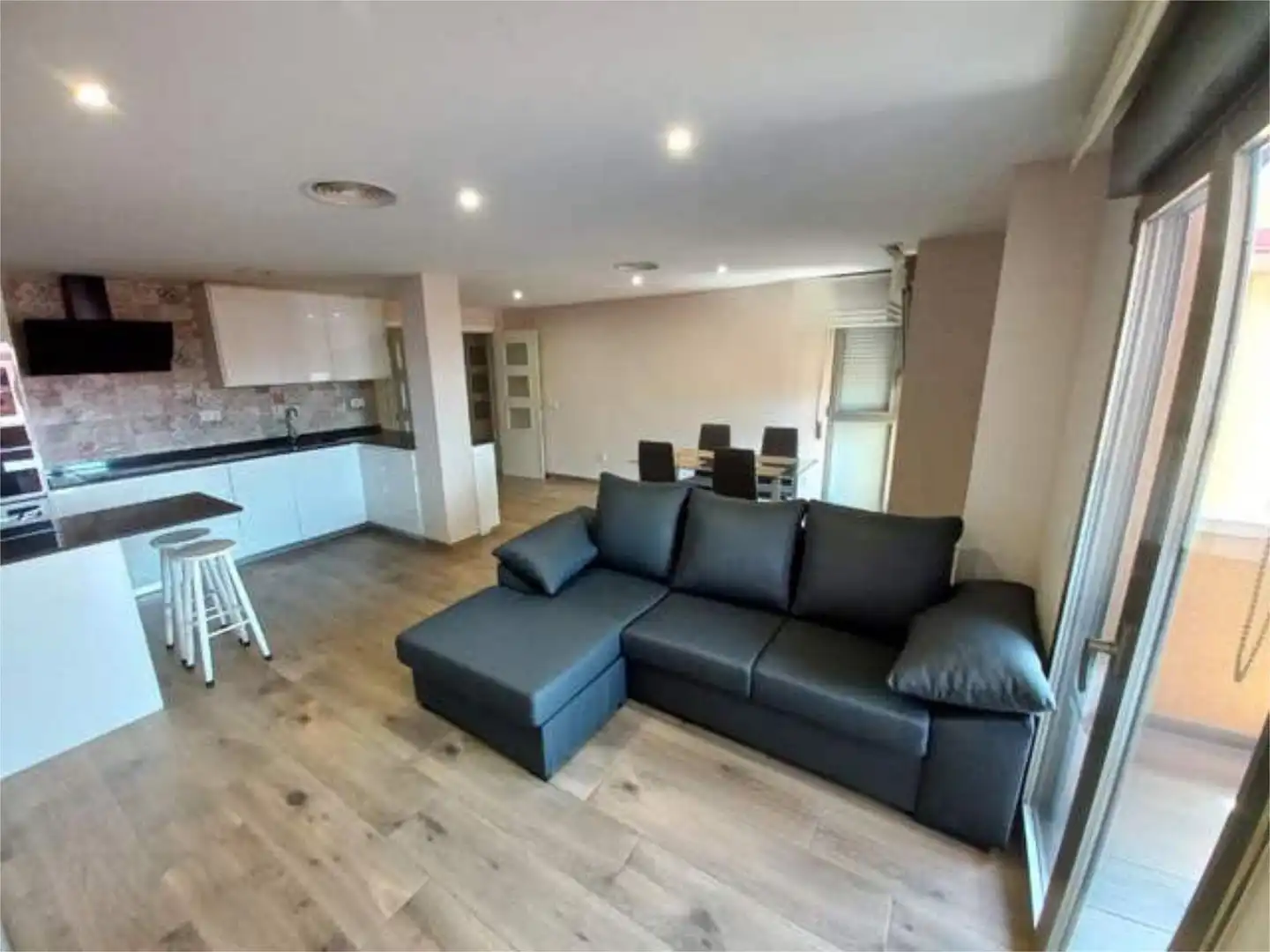 Flat for rent in Piscinas Living room of Flat for rent in Vila-real with Heating, Private garden and Terrace