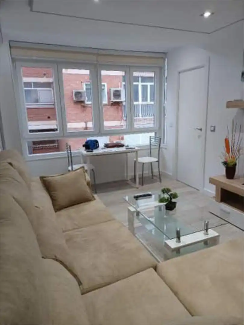 Sala de estar de Piso de alquiler en Granada con Calefacción, Terraza y Amueblado