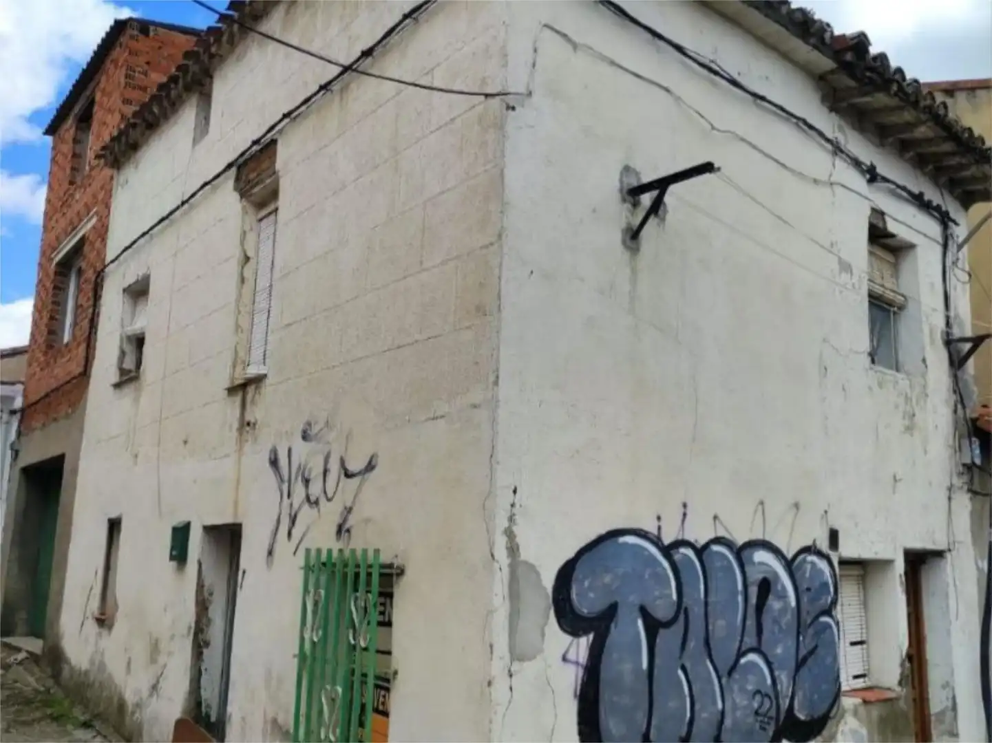 Vista exterior de Casa adosada en venta en Cebreros