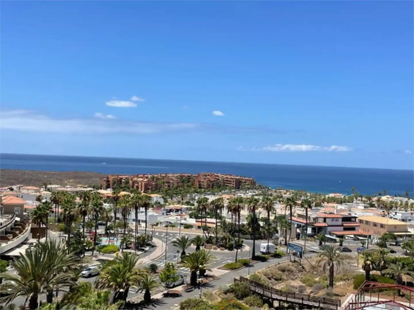 Vista exterior de Piso de alquiler en Arona con Terraza, Piscina y Amueblado