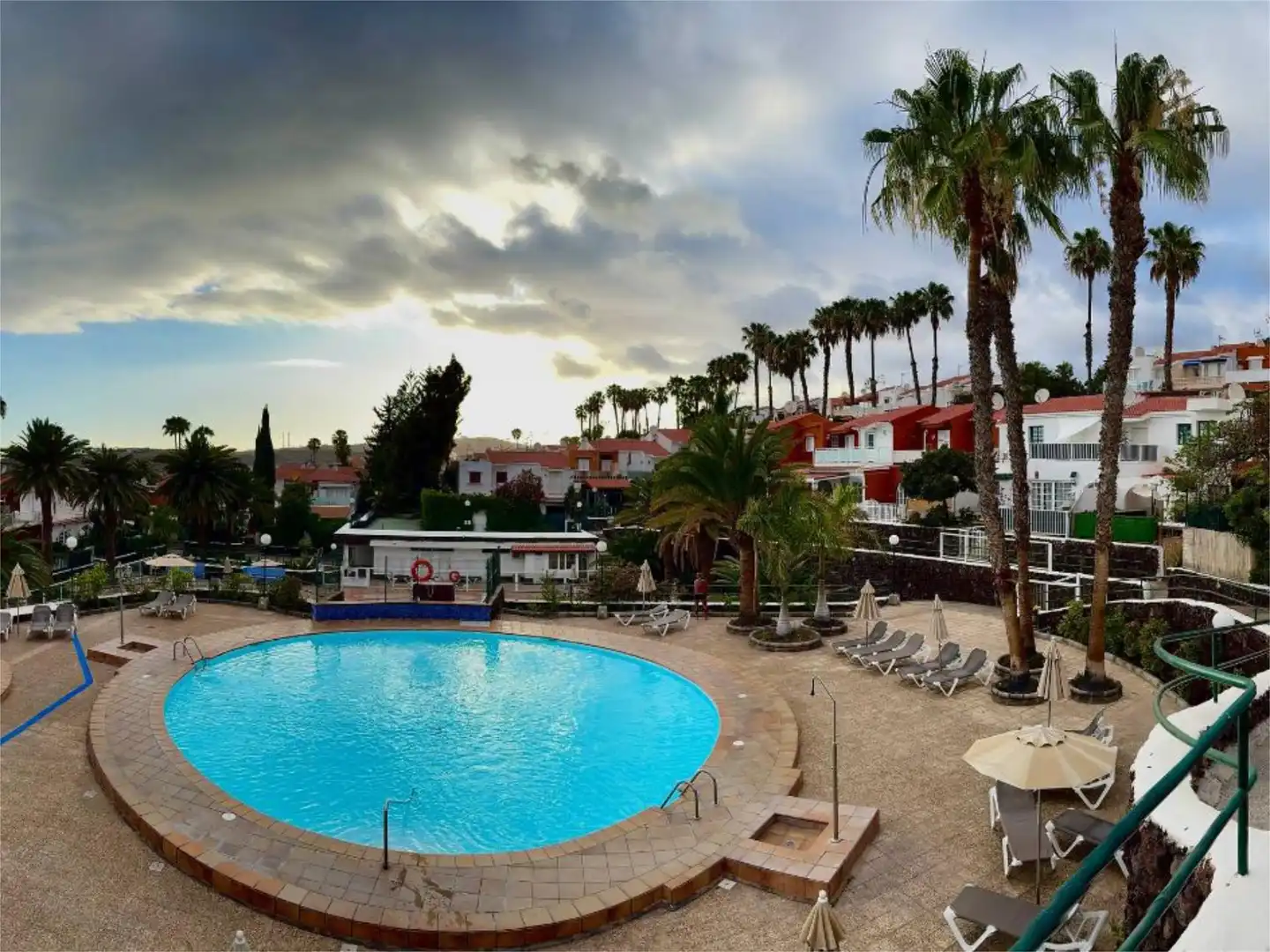Vista exterior de Pis en venda en San Bartolomé de Tirajana amb Aire condicionat, Terrassa i Piscina