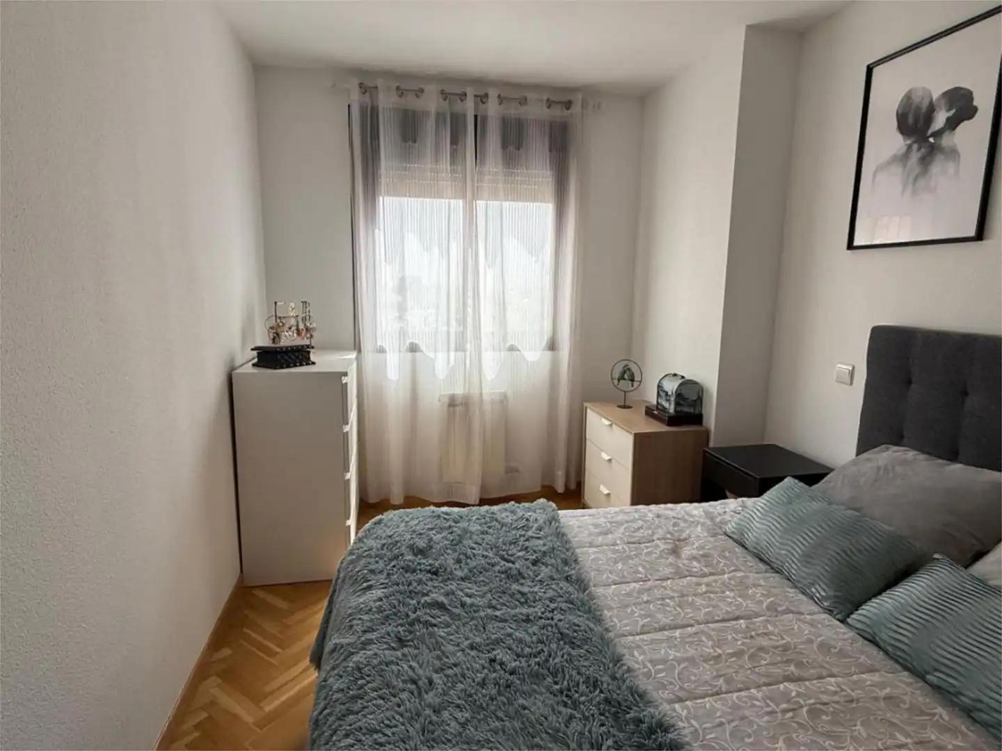 Piso en venta en Calle de Rafael Bergamín, 6, San Juan Bautista Habitación de Piso en venta en Madrid Capital con Piscina