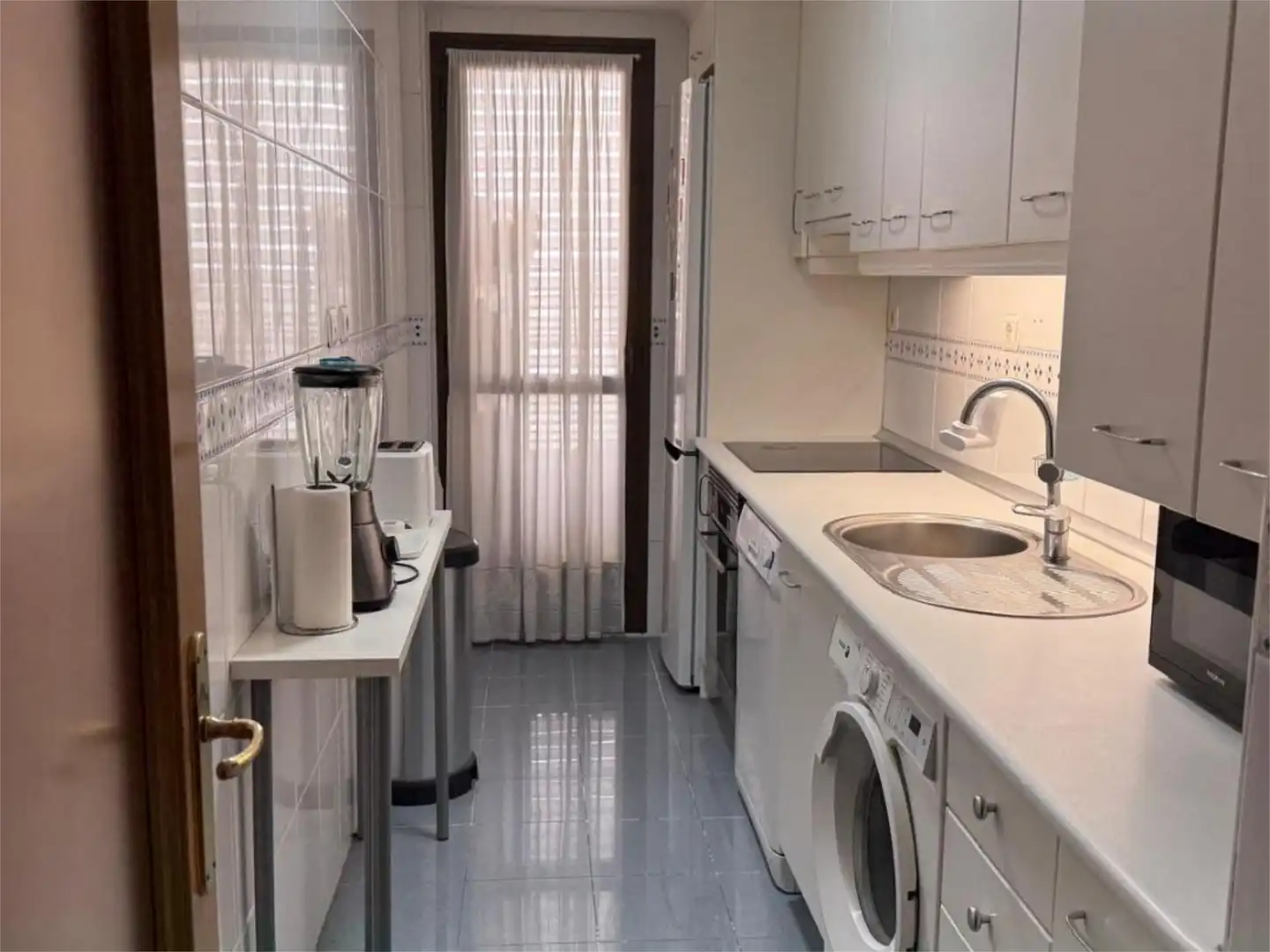 Piso en venta en Calle de Rafael Bergamín, 6, San Juan Bautista Cocina de Piso en venta en Madrid Capital con Piscina