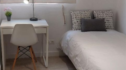 Foto 5 de Habitació a Grupo Los Pinares, 1b, Los Castros, Santander