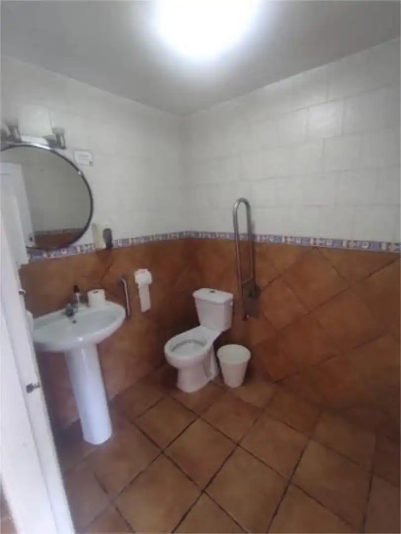 Baño de Local de alquiler en Málaga con Aire acondicionado