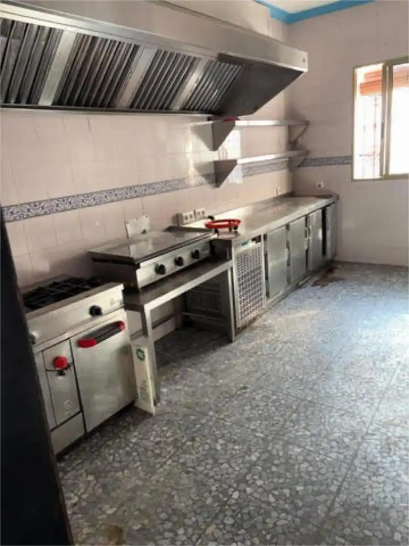 Cocina de Local de alquiler en La Rinconada con Aire acondicionado