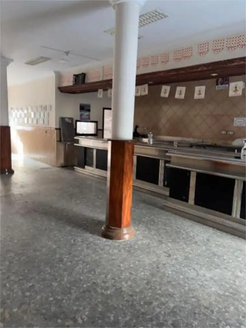Local de alquiler en La Rinconada con Aire acondicionado